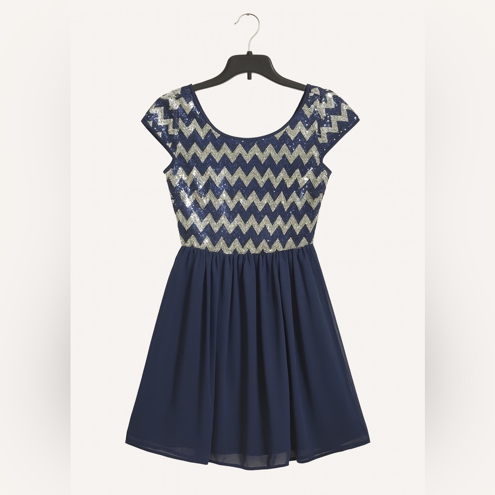 B. Darlin Juniors Navy & Silver Sequin Dress – Size 3/4 Cocktail Formal Prom